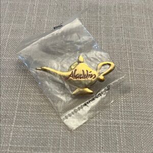 Aladdin pin 1992